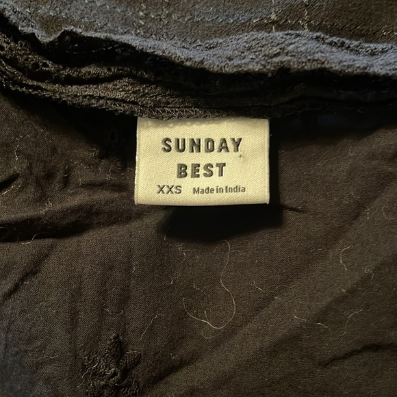 🌹SUNDAY BEST CROP EMBROIDERED TOP - Picture 8 of 9